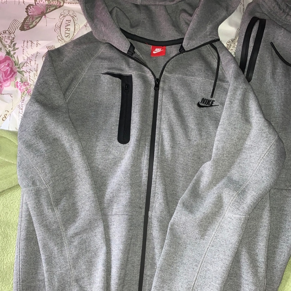 Nike tech set - Picture 2 of 7